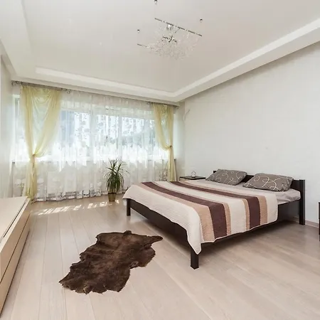Апартаменти Vip - In The Center Of The City *