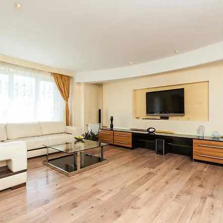 Vip - In The Center Of The City Апартаменти *