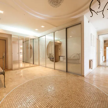 Vip - In The Center Of The City Апартаменти *